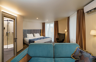 Панорамный Делюкс Премиум с балконом 2025